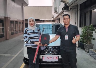 Sales Honda fatmawati IKB jakarta foto serah terima mobil (3)